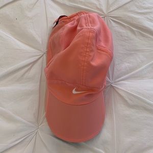 Nike Featherlight Dri Fit Hat